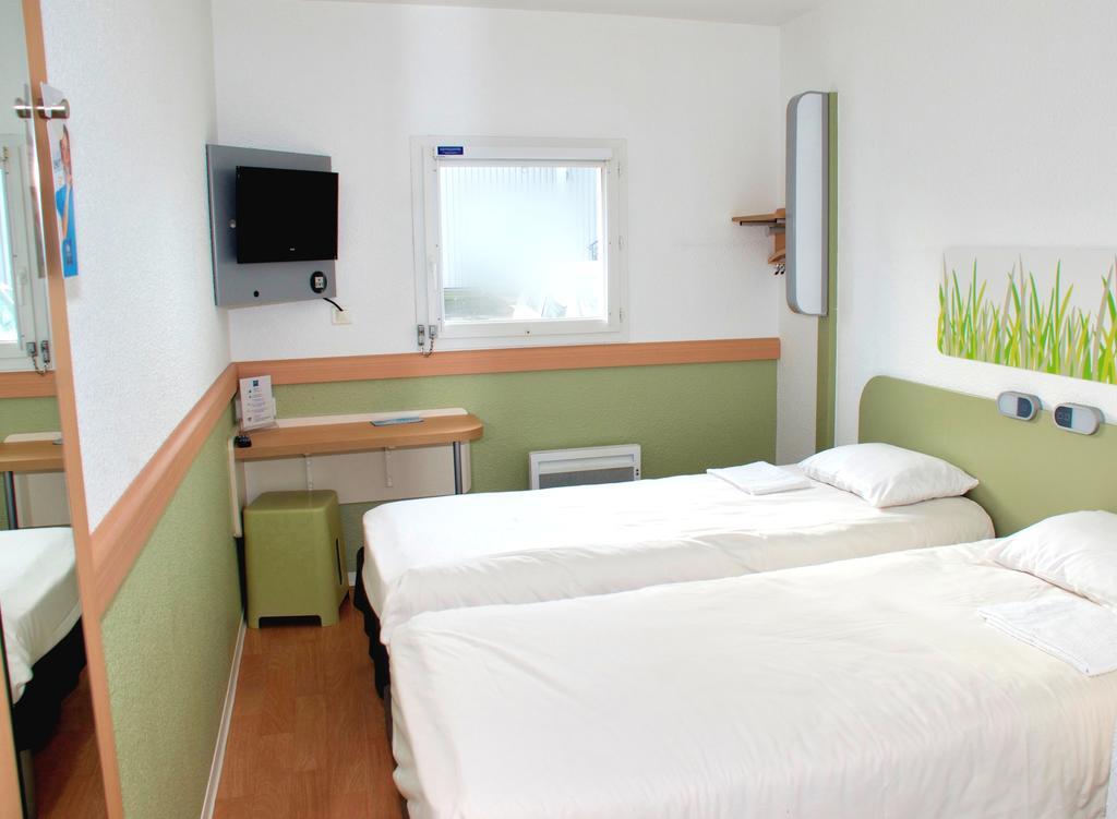 Ibis Budget Flers Grands Champs Room photo